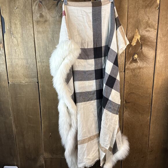 Burberry Fox Trimmed Half Mega Check Lightweight Scarf 70x80 Cm - Picture 1 of 8